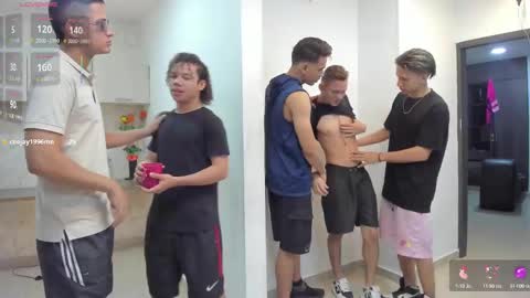 Snapshot of masters_sexx chatting on February 20, 11:42 am Team Cris Darwin- Fernando- Stiven- David online show from February 20, 11:42 am