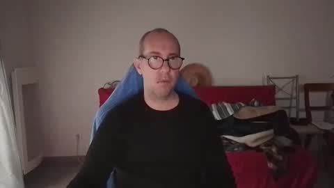 mat11efou online show from December 2, 7:18 am