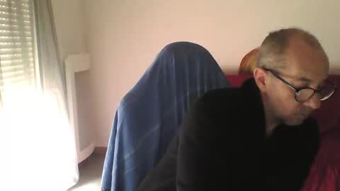 mat11efou online show from December 4, 10:59 am