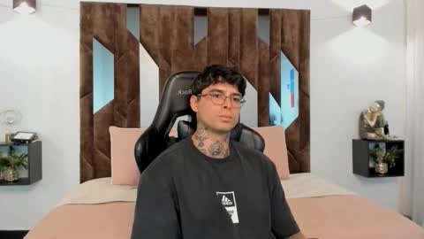 mateo_dilucajs1 online show from September 24, 7:31 pm