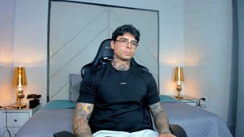 mateo_dilucajs1 online show from September 22, 7:51 pm