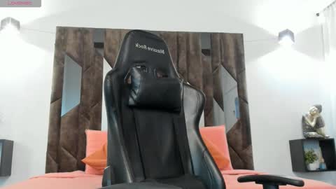 mateo_dilucajs1 online show from November 14, 8:33 pm