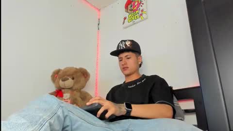 mateo_escobar online show from November 7, 3:42 am