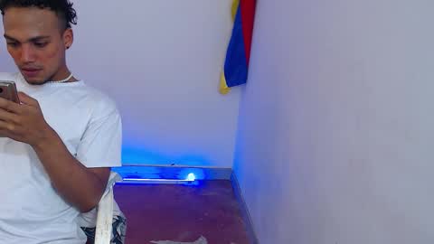 Mateo and Noah online show from February 18, 7:13 pm