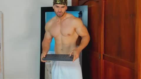 Snapshot of mathews_smith chatting on September 22, 12:42 pm mathews_smith online show from September 22, 12:42 pm