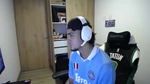 Snapshot of matias_bianco01 chatting on October 30, 6:25 am matias online show from October 30, 6:25 am