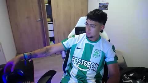 Snapshot of matias_bianco01 chatting on September 14, 3:09 am matias online show from September 14, 3:09 am