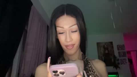 MOLLY MILLS online show from November 8, 3:53 am