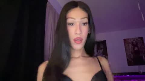 MOLLY MILLS online show from November 4, 2:46 am