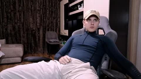 Matt online show from February 9, 4:04 am