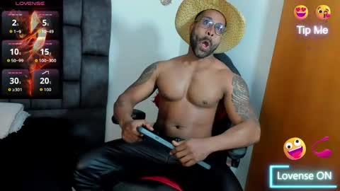 matt rodriguez92 online show from April 4, 7:21 pm