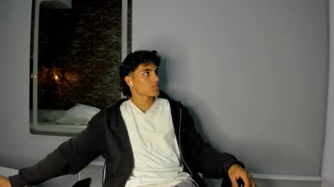 mattfiore online show from January 17, 7:33 pm