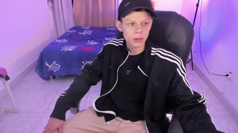 MatthewBoy online show from August 4, 6:42 am