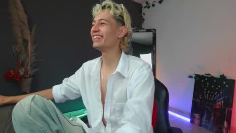 mattias     online show from November 7, 11:07 pm