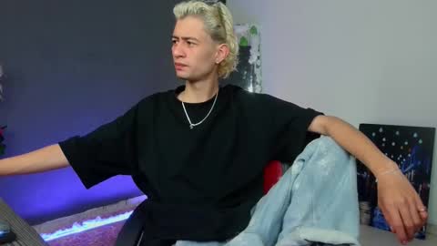 Snapshot of mattias_dantee chatting on October 17, 12:09 pm mattias online show from October 17, 12:09 pm