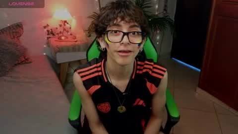 matty_spark online show from June 14, 1:35 pm