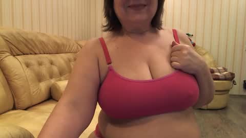 Snapshot of mature_cat chatting on January 25, 2:15 am Cat online show from January 25, 2:15 am