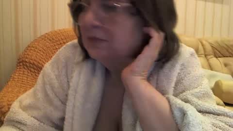 Snapshot of mature_cat chatting on January 7, 1:17 am Cat online show from January 7, 1:17 am