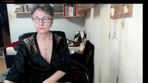 Snapshot of maturekate chatting on October 8, 7:58 am maturekate online show from October 8, 7:58 am
