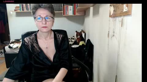 Snapshot of maturekate chatting on October 20, 7:13 am maturekate online show from October 20, 7:13 am