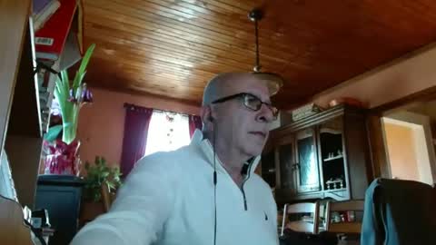 Maurice online show from January 15, 3:50 pm