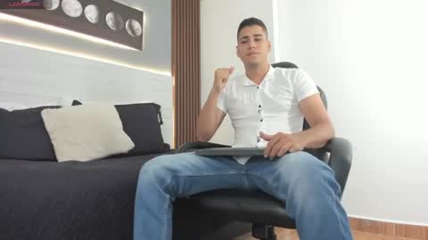 mauro_boy online show from July 18, 7:05 pm