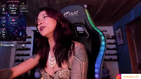 Hilary online show from January 30, 2:27 am