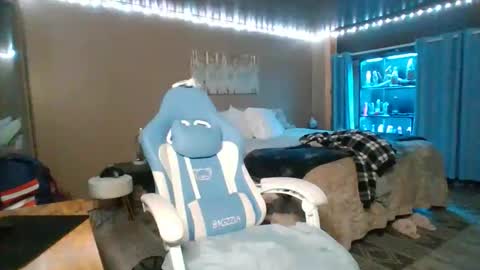 mavismable online show from November 20, 7:51 am