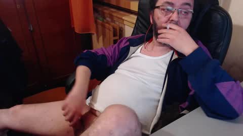 Max online show from January 5, 8:52 pm