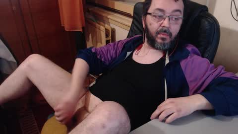 Max online show from December 24, 2:33 pm