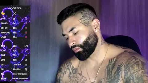 Snapshot of max__prada chatting on October 7, 3:02 am max__prada online show from October 7, 3:02 am
