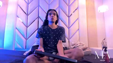 MAX online show from January 14, 3:47 am