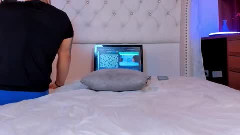 max D. online show from November 29, 10:56 am