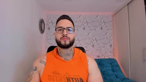 max D. online show from February 15, 1:43 pm