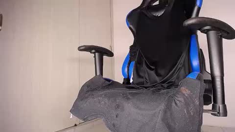 MAX online show from March 22, 6:01 pm