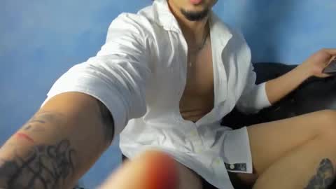 max_jowel online show from November 19, 10:41 pm