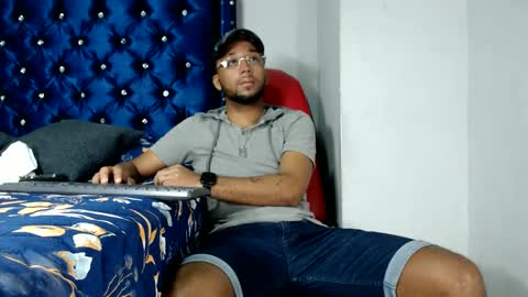 max_sexyhot26 online show from February 18, 2:38 am