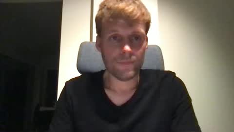 Max take off clothes online show from October 23, 8:10 pm