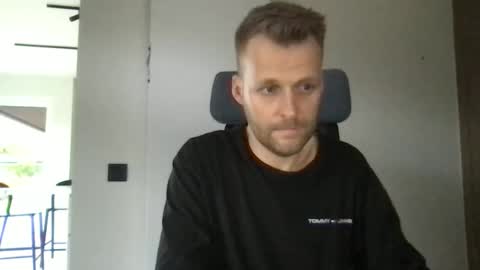 Max take off clothes online show from February 6, 9:02 am