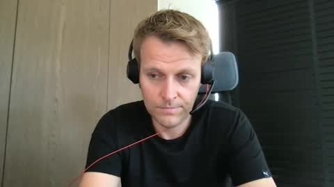 Max take off clothes online show from September 16, 8:06 am