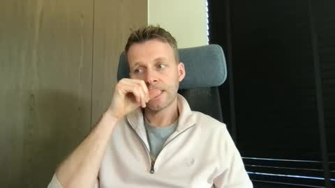 Max take off clothes online show from February 26, 2:31 pm