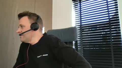 Max take off clothes online show from March 5, 9:51 am