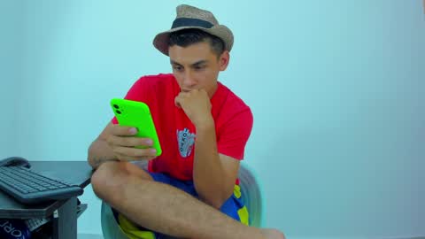MAX     online show from June 1, 5:20 am