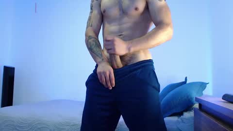 Snapshot of max_xl_ chatting on October 5, 2:24 pm max_xl_ online show from October 5, 2:24 pm