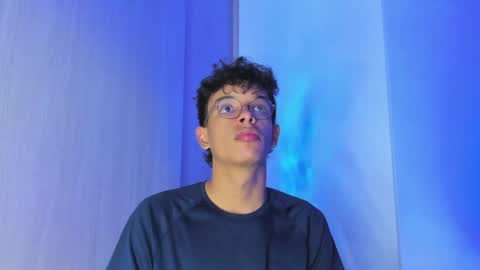 Max  online show from June 5, 4:19 am