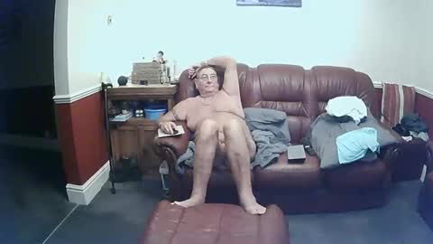 Snapshot of maxi_johnes chatting on October 17, 11:31 pm MAX online show from October 17, 11:31 pm
