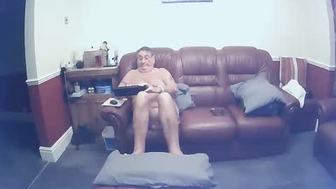 Snapshot of maxi_johnes chatting on October 8, 12:07 am MAX online show from October 8, 12:07 am