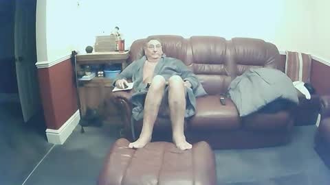 Snapshot of maxi_johnes chatting on October 14, 10:46 pm MAX online show from October 14, 10:46 pm