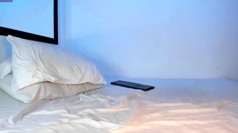 MAXI      online show from October 25, 3:51 am