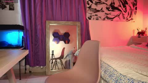 Max online show from February 8, 3:32 am